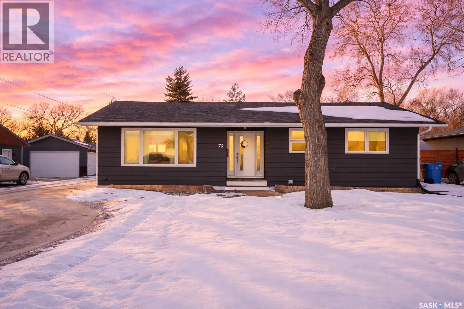 72 Dolphin BAY, Regina, Saskatchewan