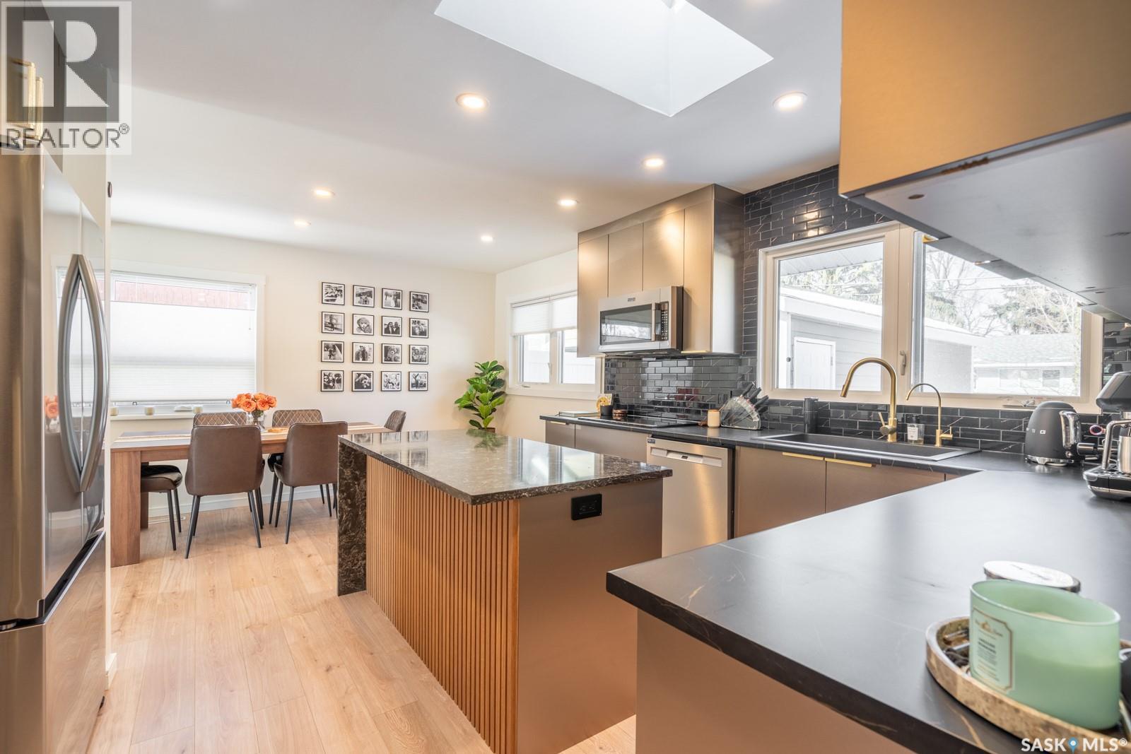 72 Dolphin Bay, Regina, Saskatchewan  S4S 4Z8 - Photo 11 - SK030551