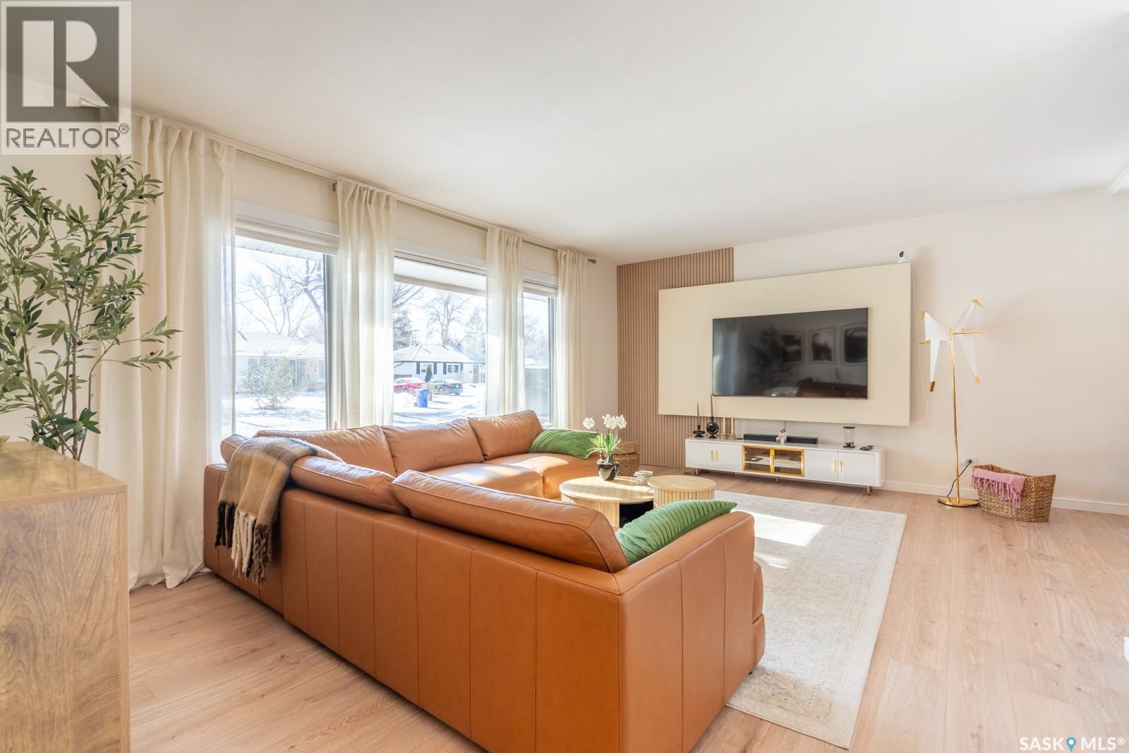 72 Dolphin Bay, Regina, Saskatchewan  S4S 4Z8 - Photo 4 - SK030551