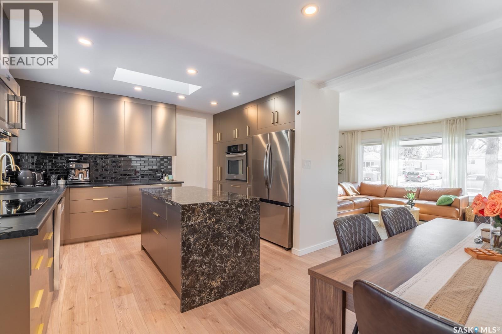 72 Dolphin Bay, Regina, Saskatchewan  S4S 4Z8 - Photo 9 - SK030551