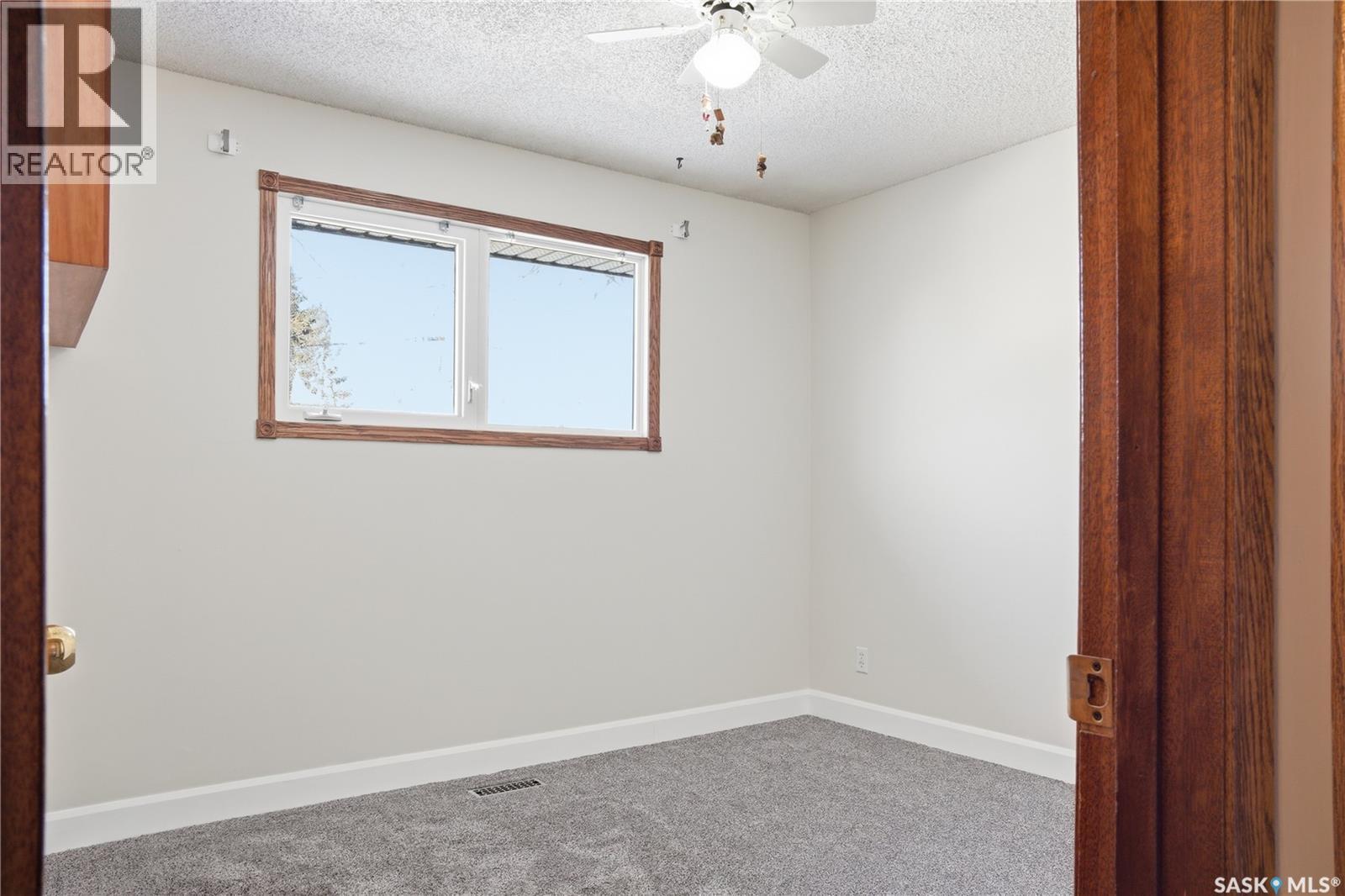 82 Burton Street, Grand Coulee, Saskatchewan  S4M 0A3 - Photo 28 - SK030507