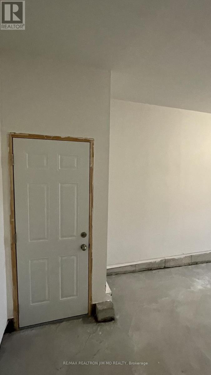 100 Sanderson Drive, Kawartha Lakes, Ontario  K9V 0S8 - Photo 38 - X12898160