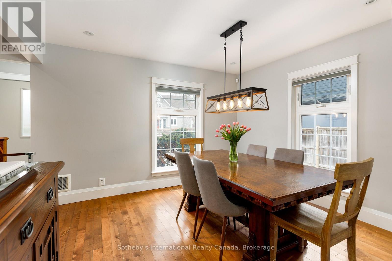 32 Anderson Street, Oakville (Co Central), Ontario  L6K 1A5 - Photo 11 - W12898434