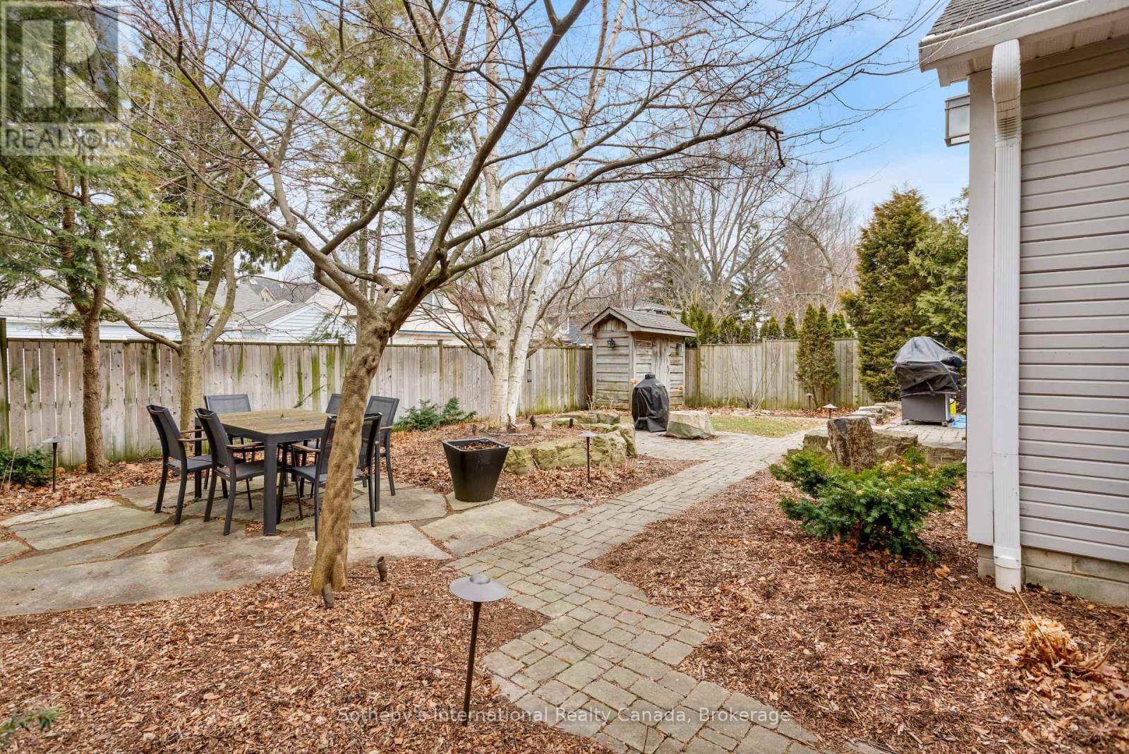 32 Anderson Street, Oakville (Co Central), Ontario  L6K 1A5 - Photo 18 - W12898434