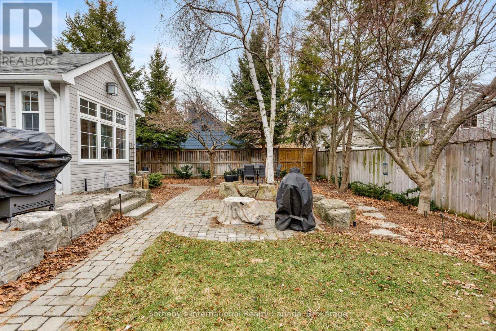 32 Anderson Street, Oakville (Co Central), Ontario  L6K 1A5 - Photo 19 - W12898434