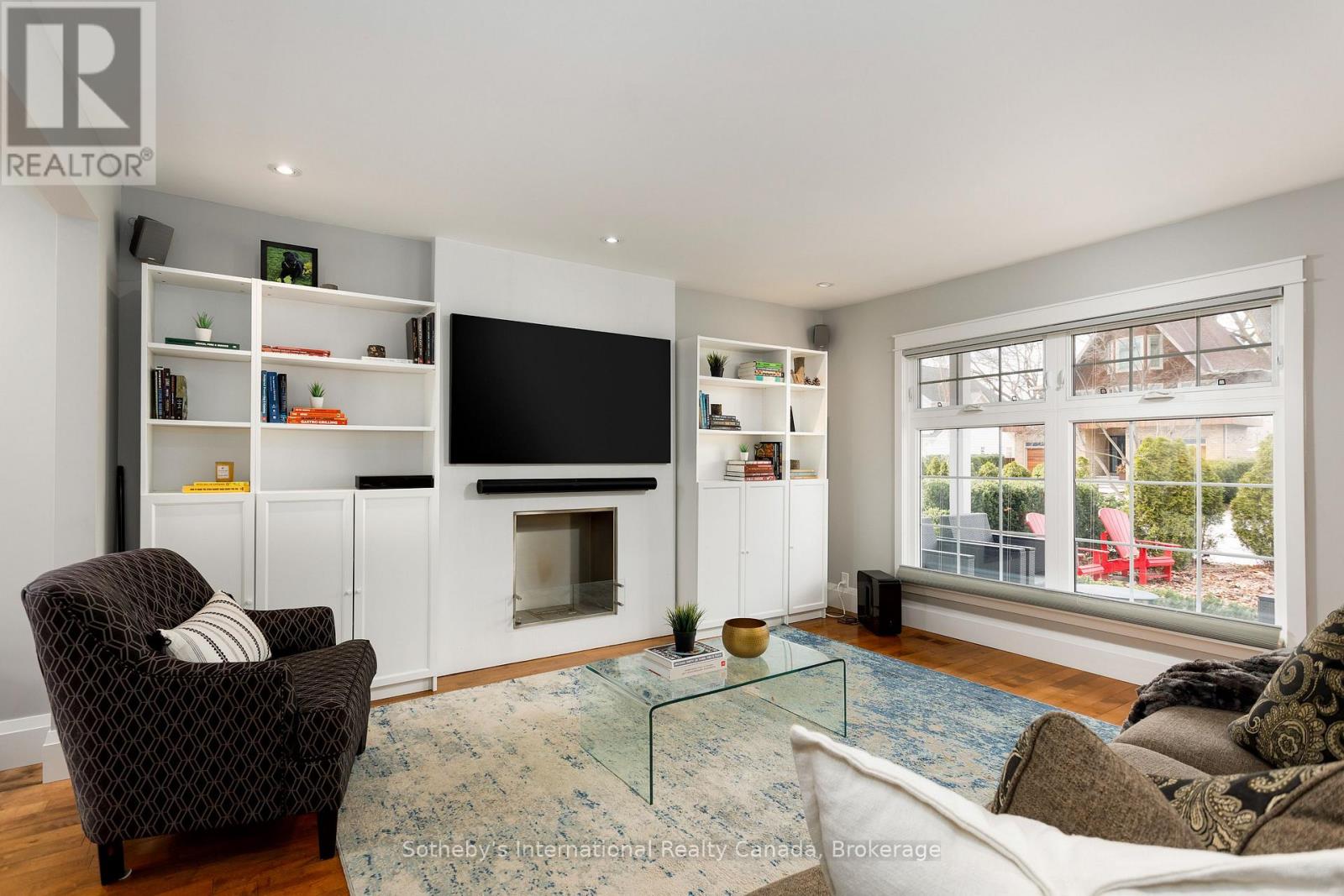 32 Anderson Street, Oakville (Co Central), Ontario  L6K 1A5 - Photo 6 - W12898434