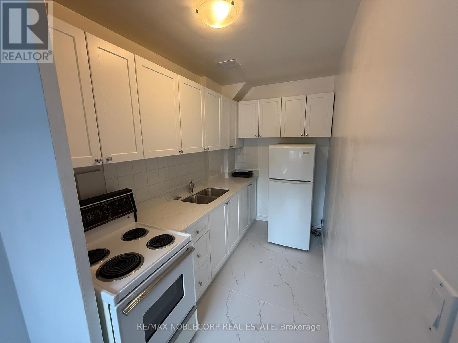 212 - 1315 Bayview Avenue, Toronto (Leaside), Ontario  M4G 2Z8 - Photo 6 - C12875262