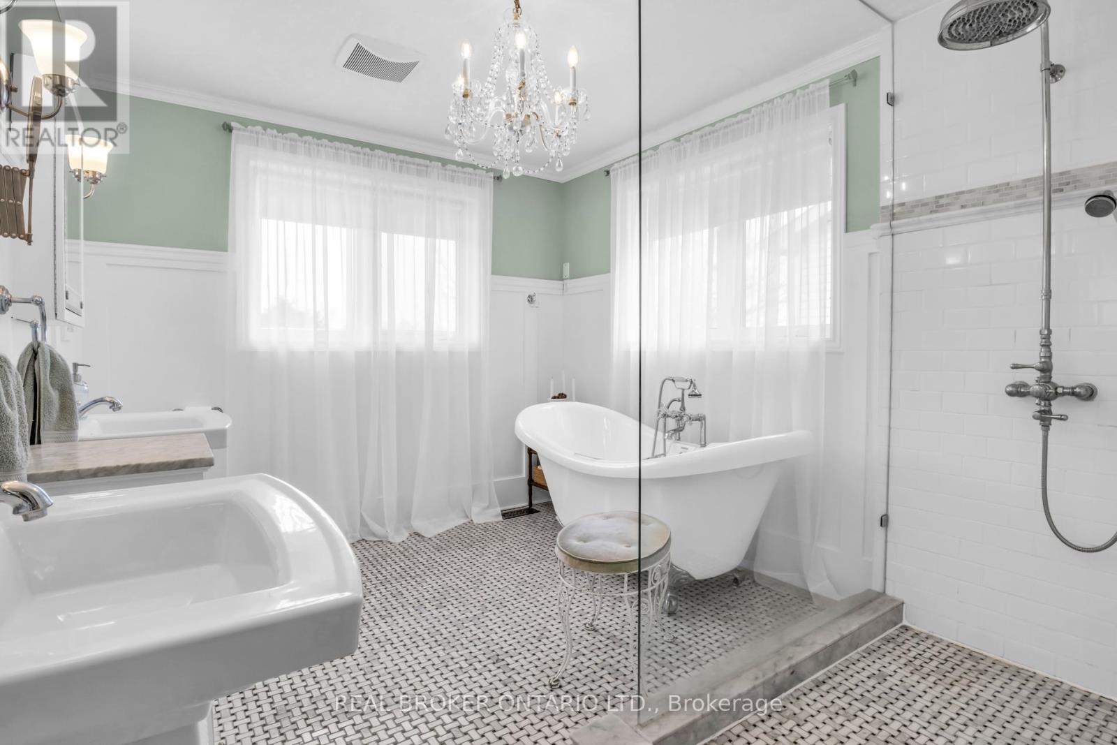 11 Raising Mill Gate, Woolwich, Ontario  N3B 3K8 - Photo 22 - X12896980