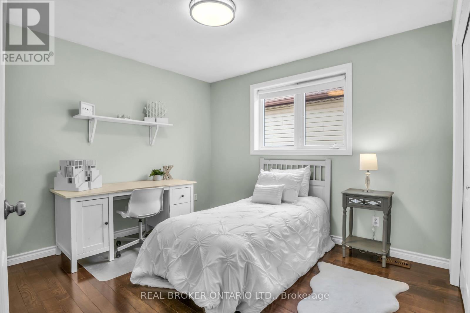 11 Raising Mill Gate, Woolwich, Ontario  N3B 3K8 - Photo 24 - X12896980