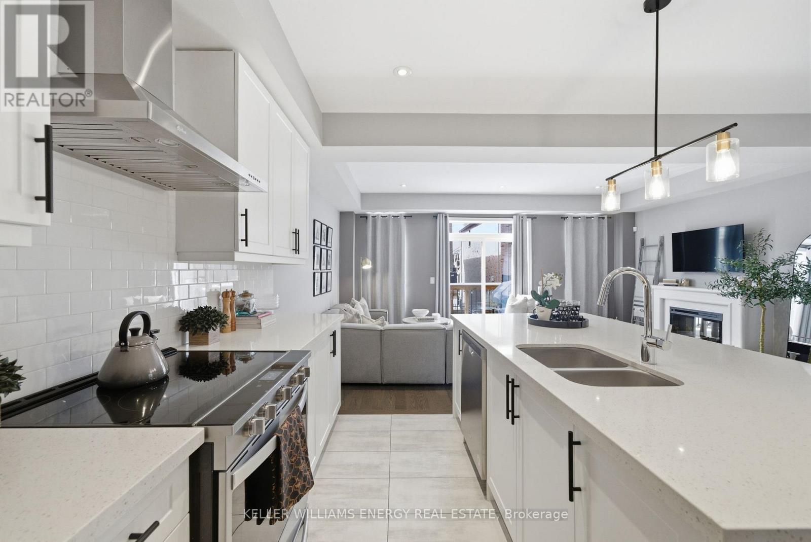 95 Dorian Drive, Whitby, Ontario  L1P 0C8 - Photo 10 - E12898472