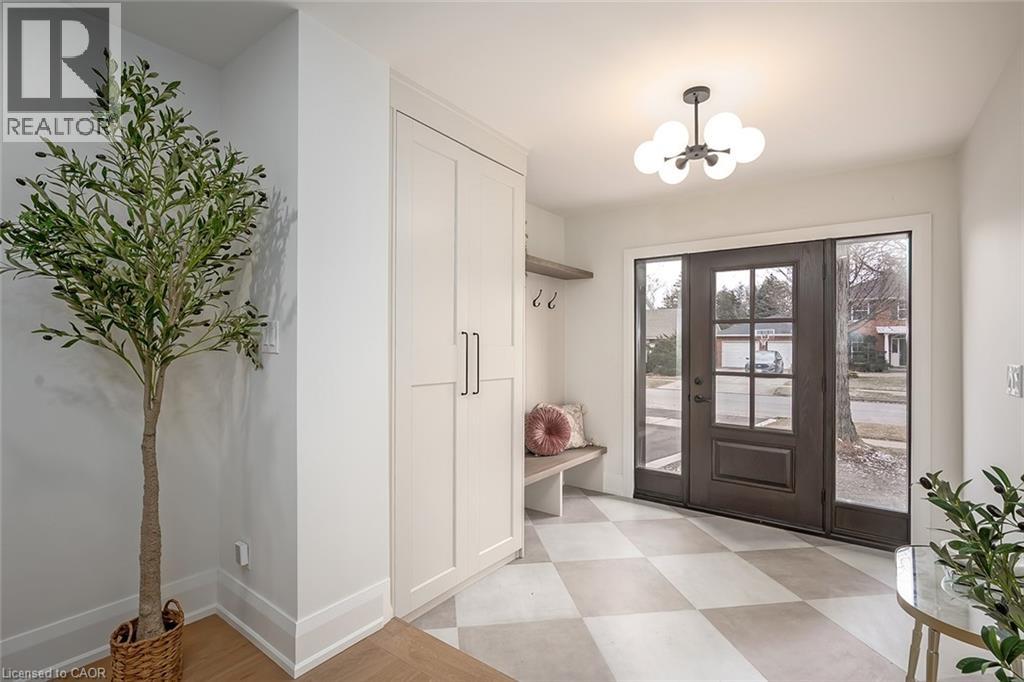 251 Glen Afton Drive, Burlington, Ontario  L7L 1G8 - Photo 2 - 40812768