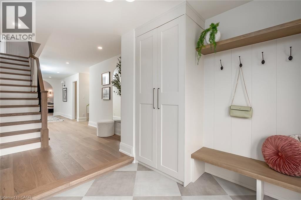 251 Glen Afton Drive, Burlington, Ontario  L7L 1G8 - Photo 3 - 40812768