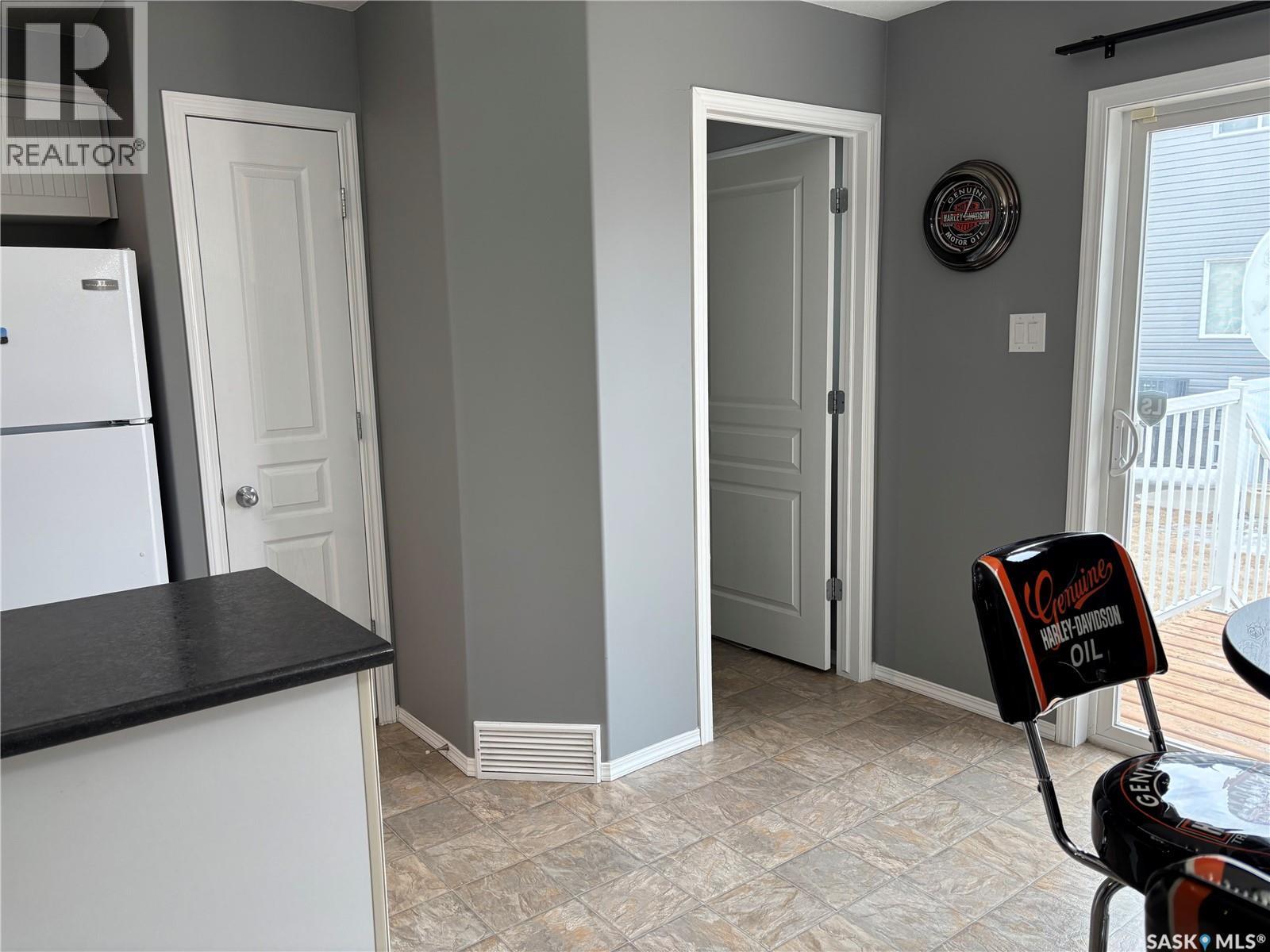 302 851 Chester Road, Moose Jaw, Saskatchewan  S6H 0A4 - Photo 12 - SK030191