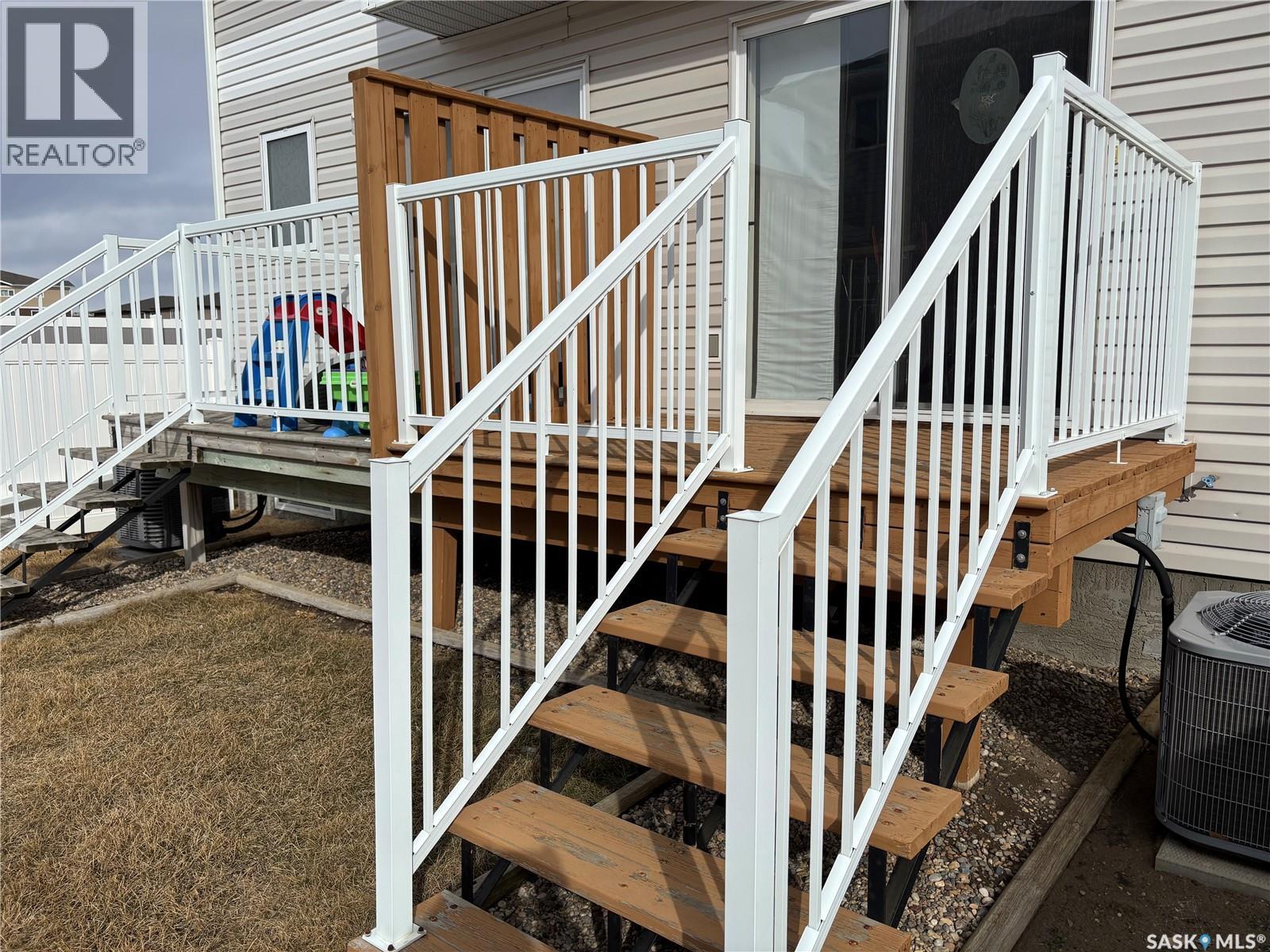 302 851 Chester Road, Moose Jaw, Saskatchewan  S6H 0A4 - Photo 2 - SK030191