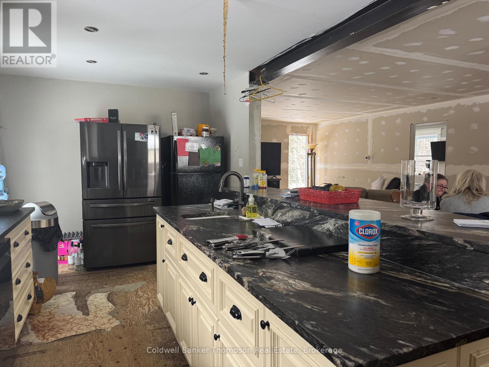 605 Sweezy Street, Powassan, Ontario  P0H 2L0 - Photo 3 - X12898496