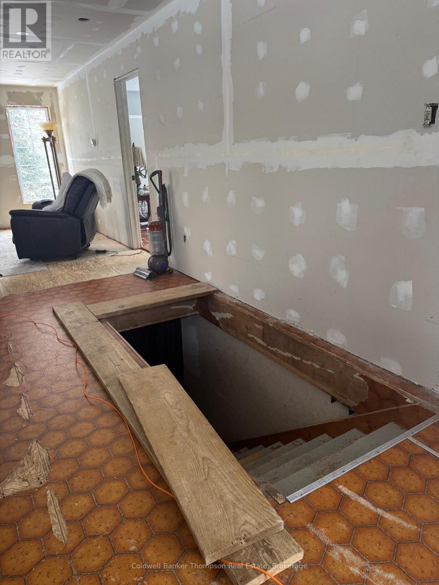 605 Sweezy Street, Powassan, Ontario  P0H 2L0 - Photo 6 - X12898496