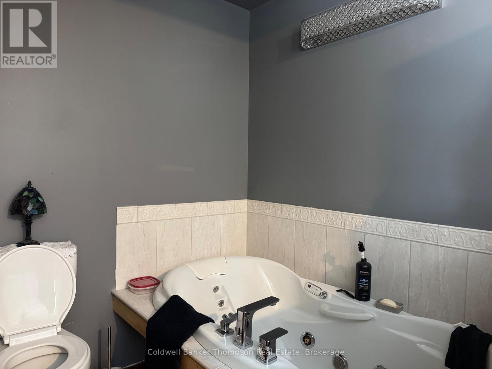 605 Sweezy Street, Powassan, Ontario  P0H 2L0 - Photo 9 - X12898496