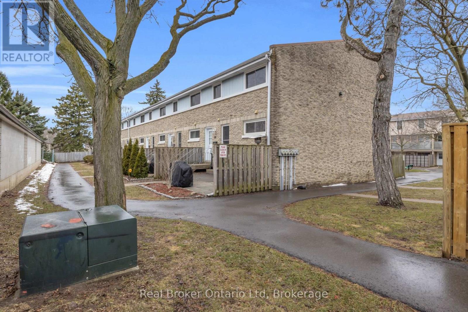 57 - 35 Breckenridge Drive, Kitchener, Ontario  N2B 3H5 - Photo 2 - X12898556