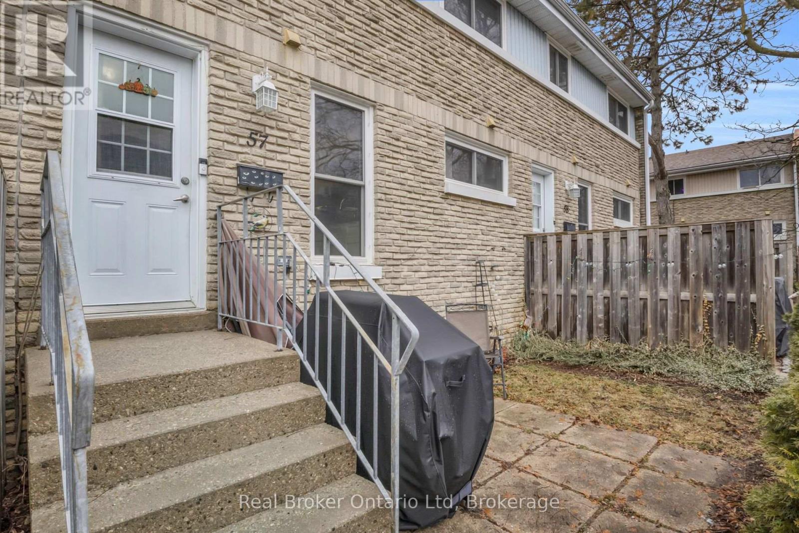 57 - 35 Breckenridge Drive, Kitchener, Ontario  N2B 3H5 - Photo 5 - X12898556