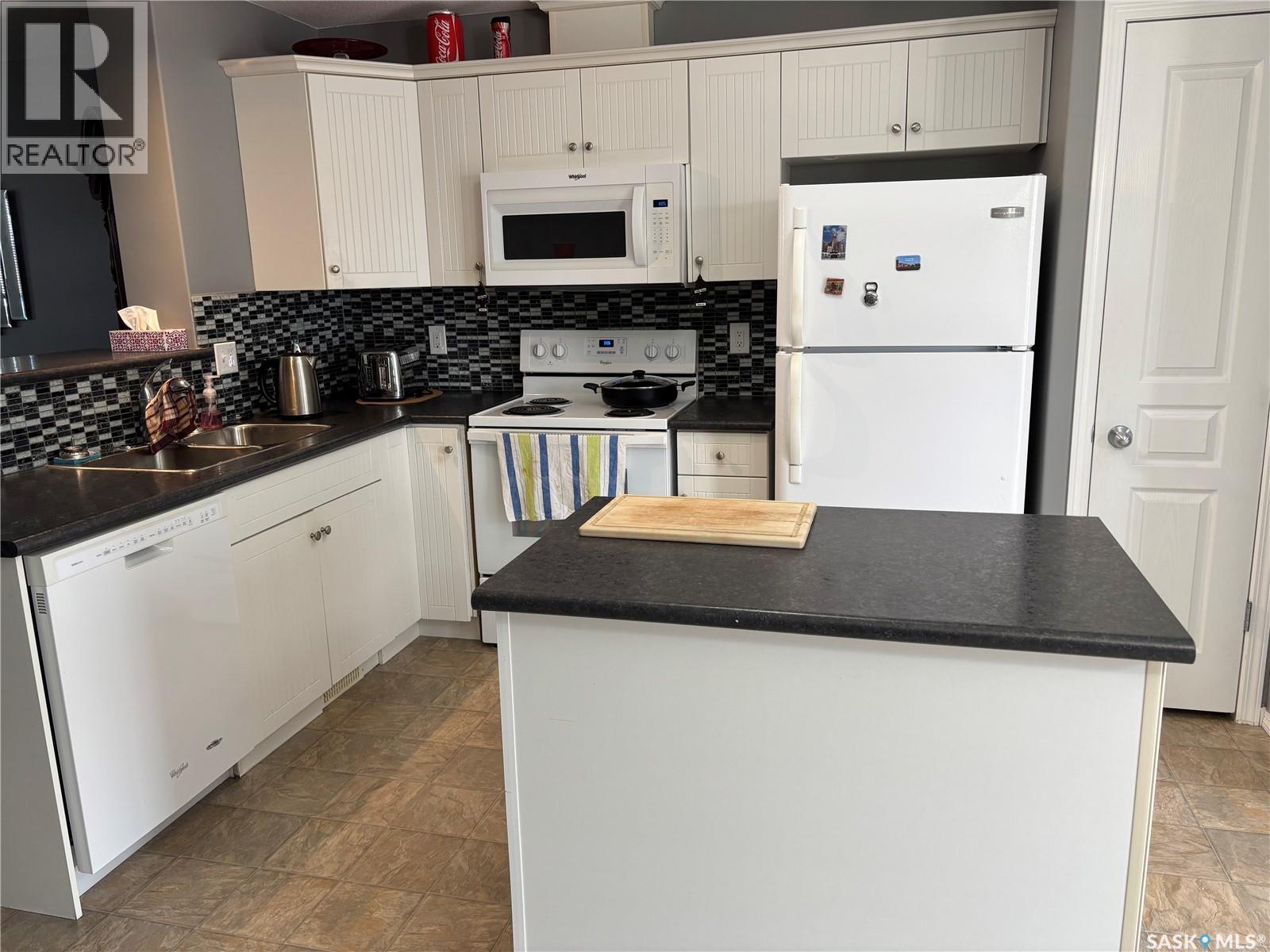 302 851 Chester Road, Moose Jaw, Saskatchewan  S6H 0A4 - Photo 9 - SK030191