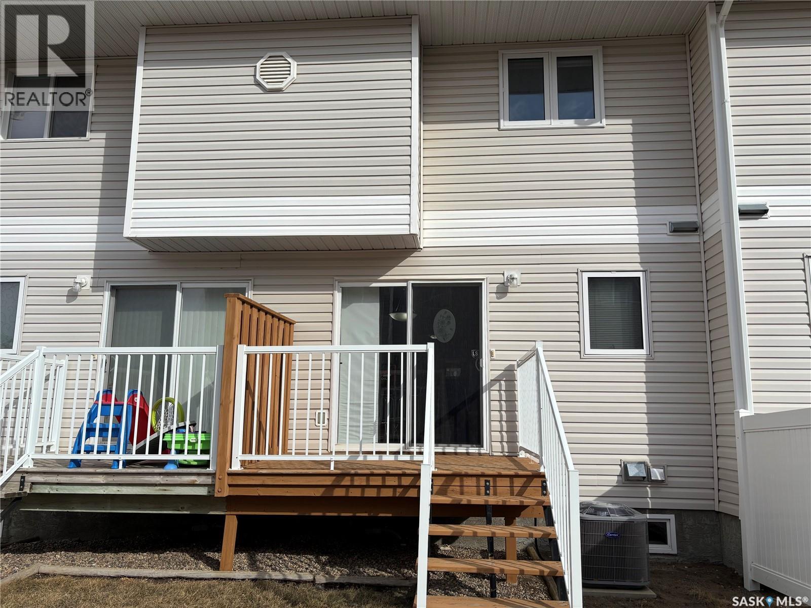 302 851 Chester Road, Moose Jaw, Saskatchewan  S6H 0A4 - Photo 4 - SK030191