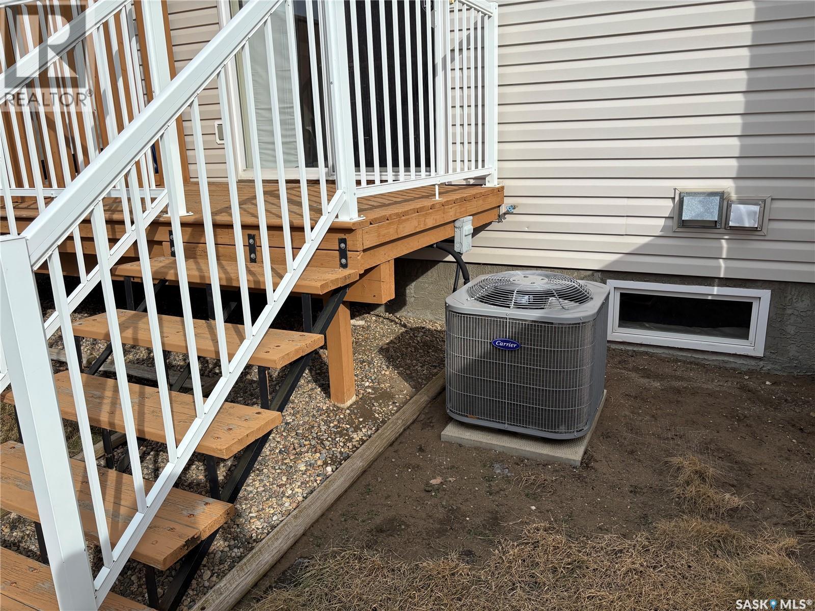 302 851 Chester Road, Moose Jaw, Saskatchewan  S6H 0A4 - Photo 3 - SK030191