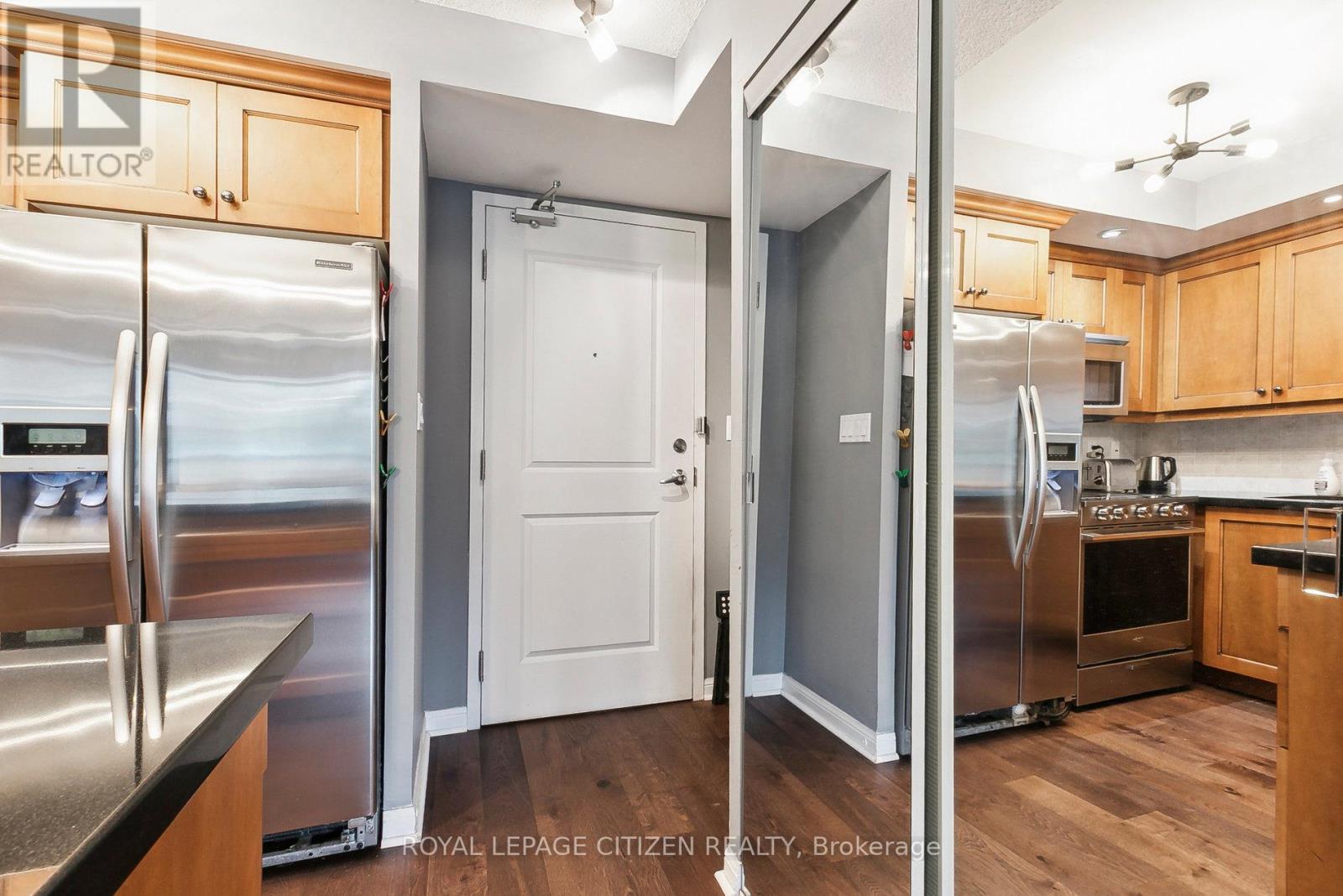 121 - 900 Mount Pleasant Road, Toronto, Ontario  M4P 3J9 - Photo 4 - C12898456