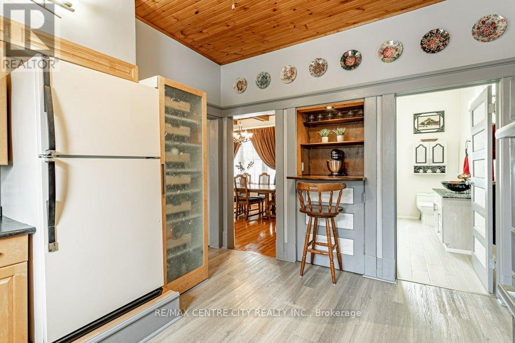 17 Church Street, Lambton Shores, Ontario  N0N 1J0 - Photo 18 - X12898480