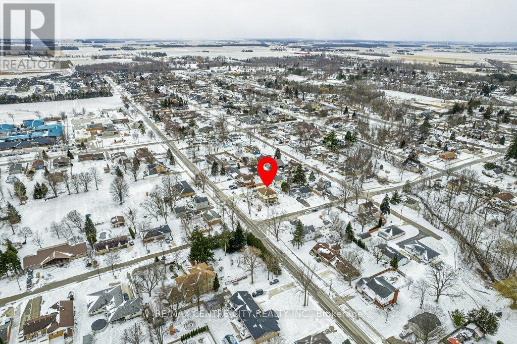 17 Church Street, Lambton Shores, Ontario  N0N 1J0 - Photo 40 - X12898480