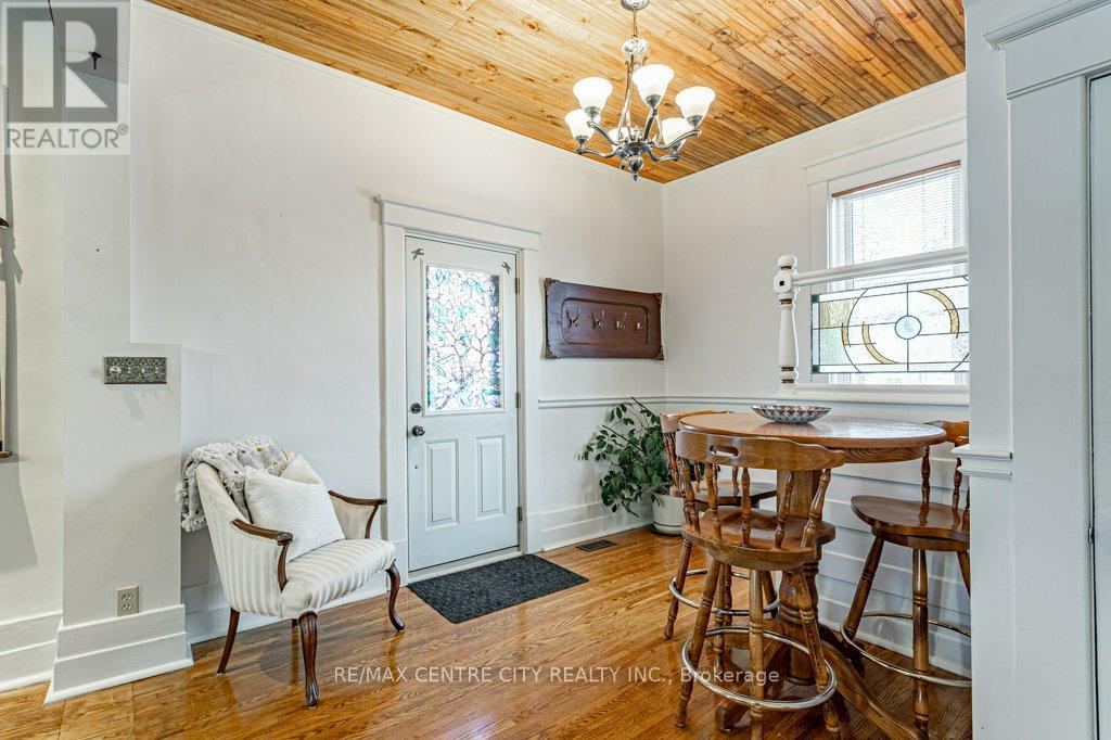 17 Church Street, Lambton Shores, Ontario  N0N 1J0 - Photo 6 - X12898480