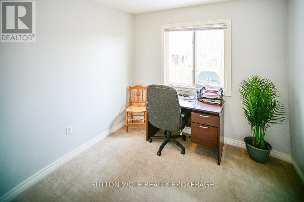 80 Ridge Street, Strathroy-Caradoc, Ontario  N7G 4K1 - Photo 11 - X12898536