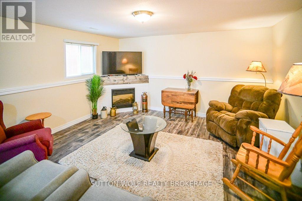 80 Ridge Street, Strathroy-Caradoc, Ontario  N7G 4K1 - Photo 16 - X12898536