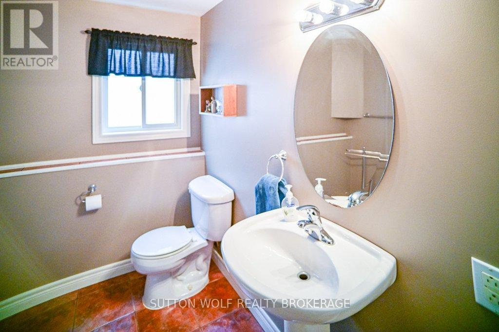 80 Ridge Street, Strathroy-Caradoc, Ontario  N7G 4K1 - Photo 19 - X12898536