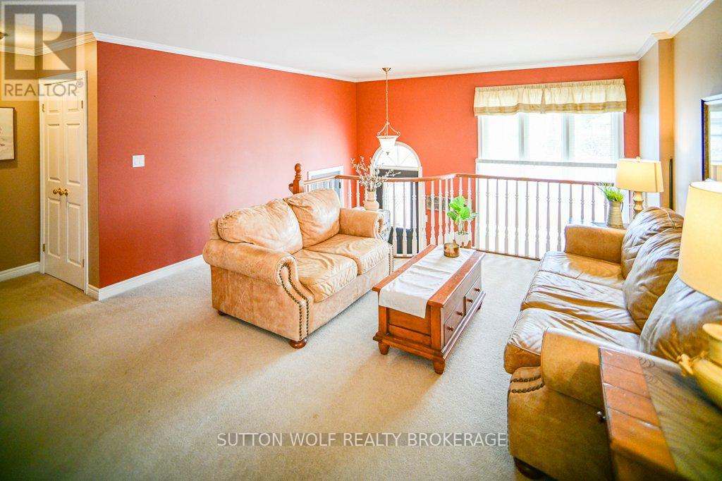 80 Ridge Street, Strathroy-Caradoc, Ontario  N7G 4K1 - Photo 3 - X12898536