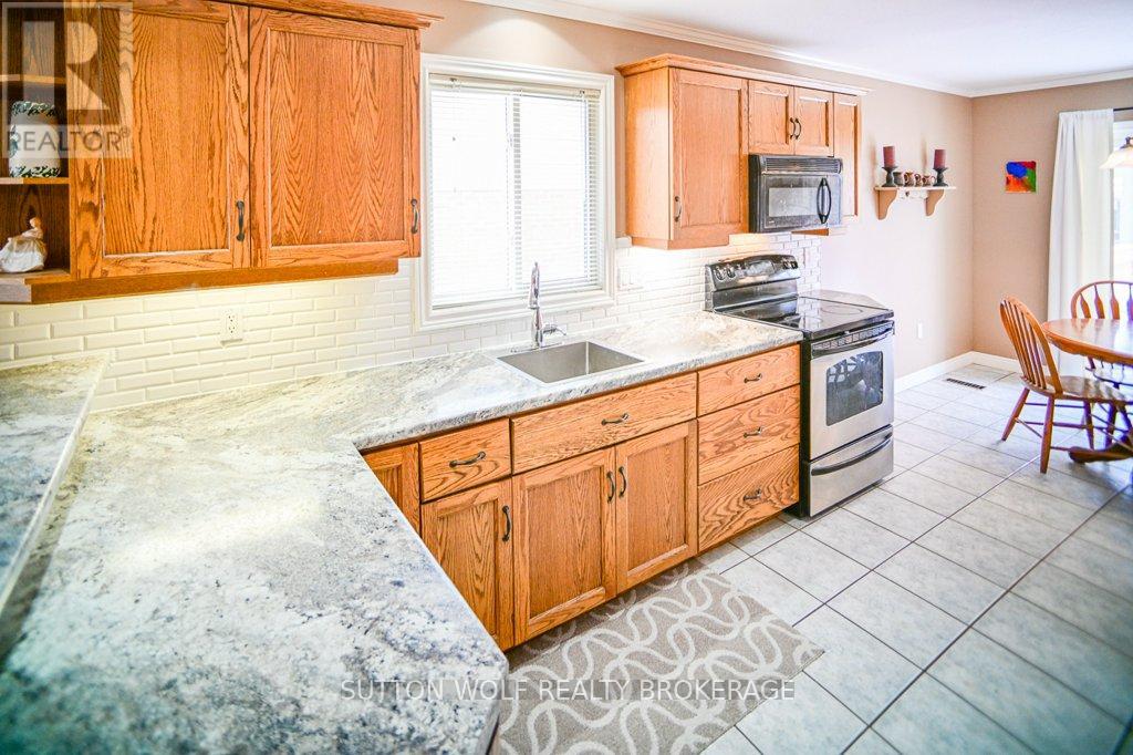 80 Ridge Street, Strathroy-Caradoc, Ontario  N7G 4K1 - Photo 5 - X12898536