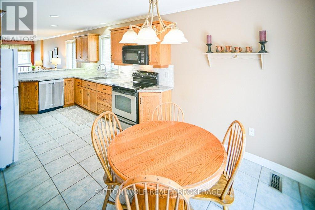 80 Ridge Street, Strathroy-Caradoc, Ontario  N7G 4K1 - Photo 7 - X12898536