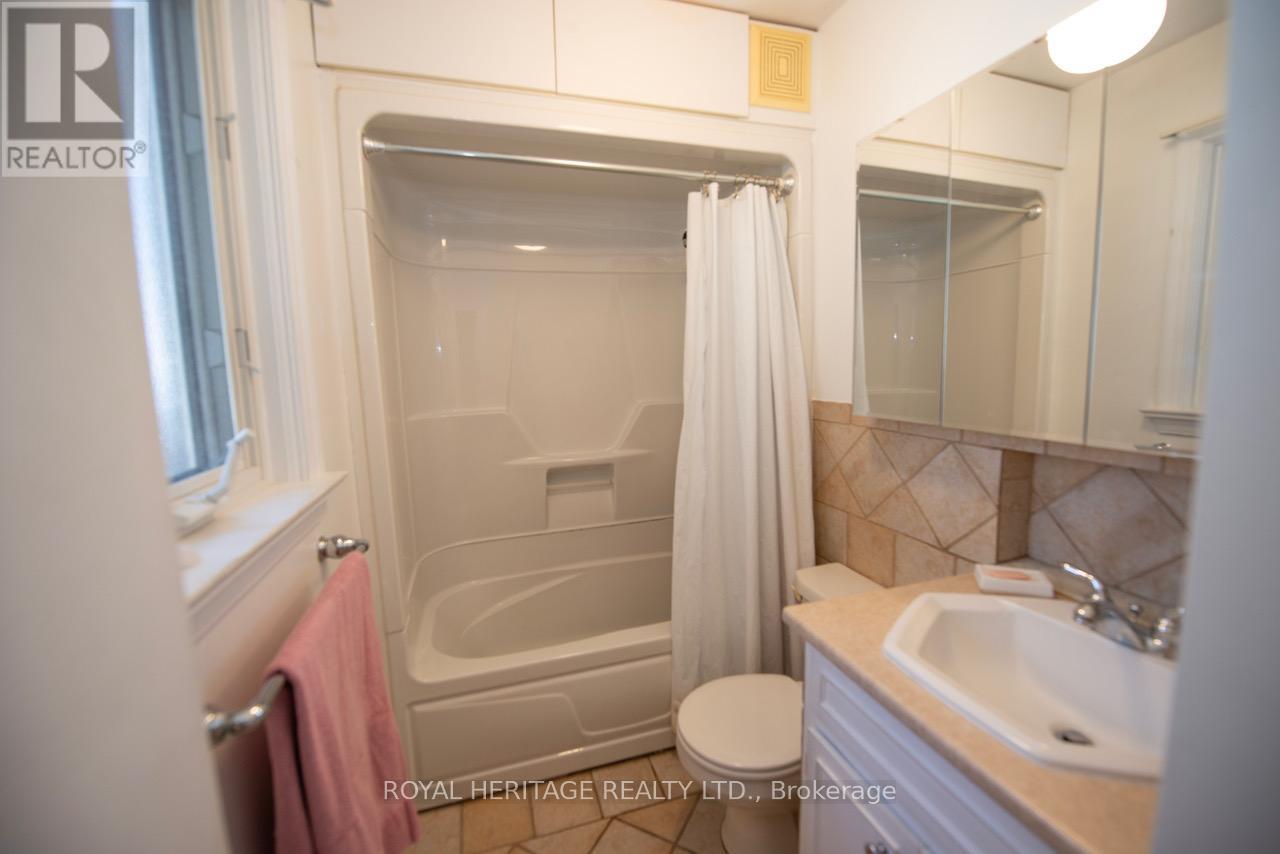 17 Kingswell Crescent, Toronto, Ontario  M1L 3E2 - Photo 16 - E12898464