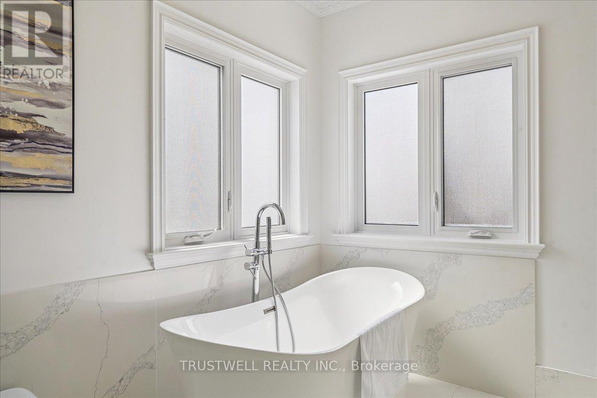 98 Castle Hill Drive, Toronto, Ontario  M1T 2Y7 - Photo 24 - E12898500