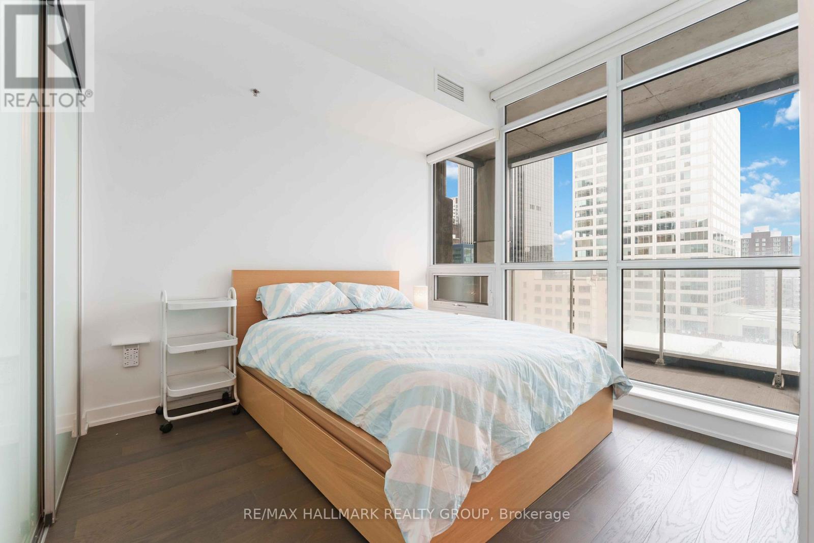 801 - 199 Slater Street, Ottawa, Ontario  K1P 0A6 - Photo 9 - X12898502