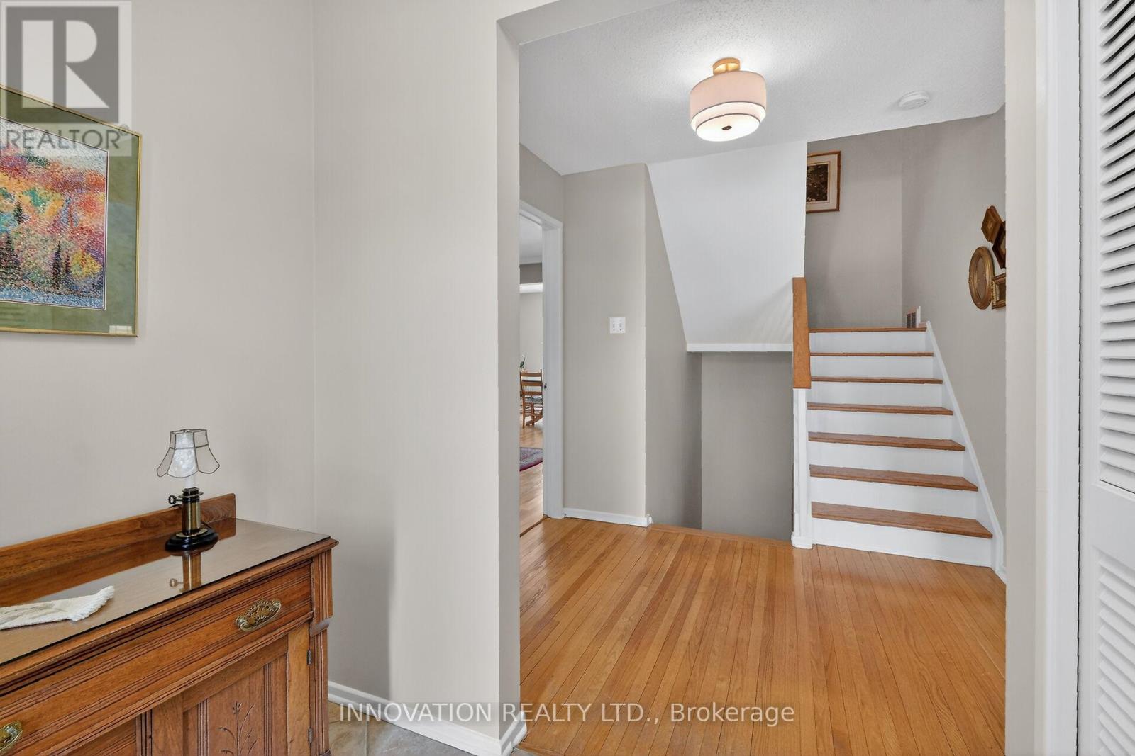 54 Selwyn Place W, Ottawa, Ontario  K2K 1P2 - Photo 4 - X12898516