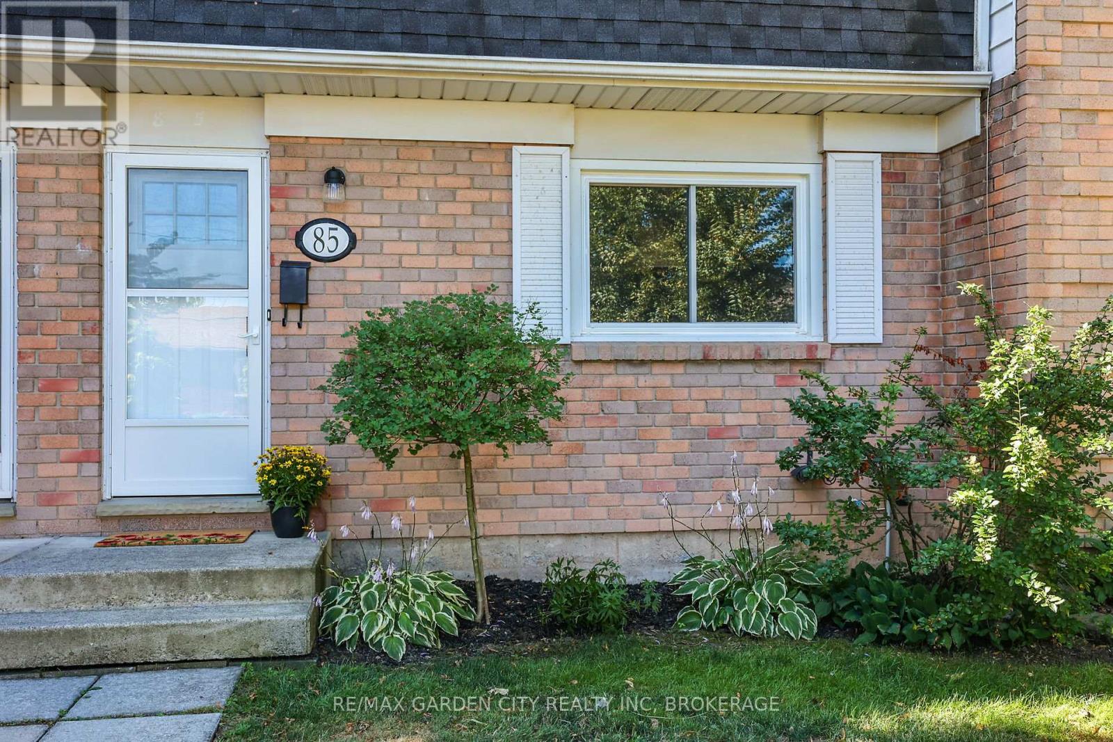 85 - 185 Denistoun Street, Welland, Ontario  L3C 6J6 - Photo 2 - X12898462