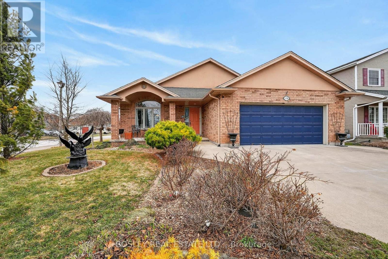 15 Hope Avenue, Niagara-On-The-Lake, Ontario  L0S 1T0 - Photo 1 - X12898476