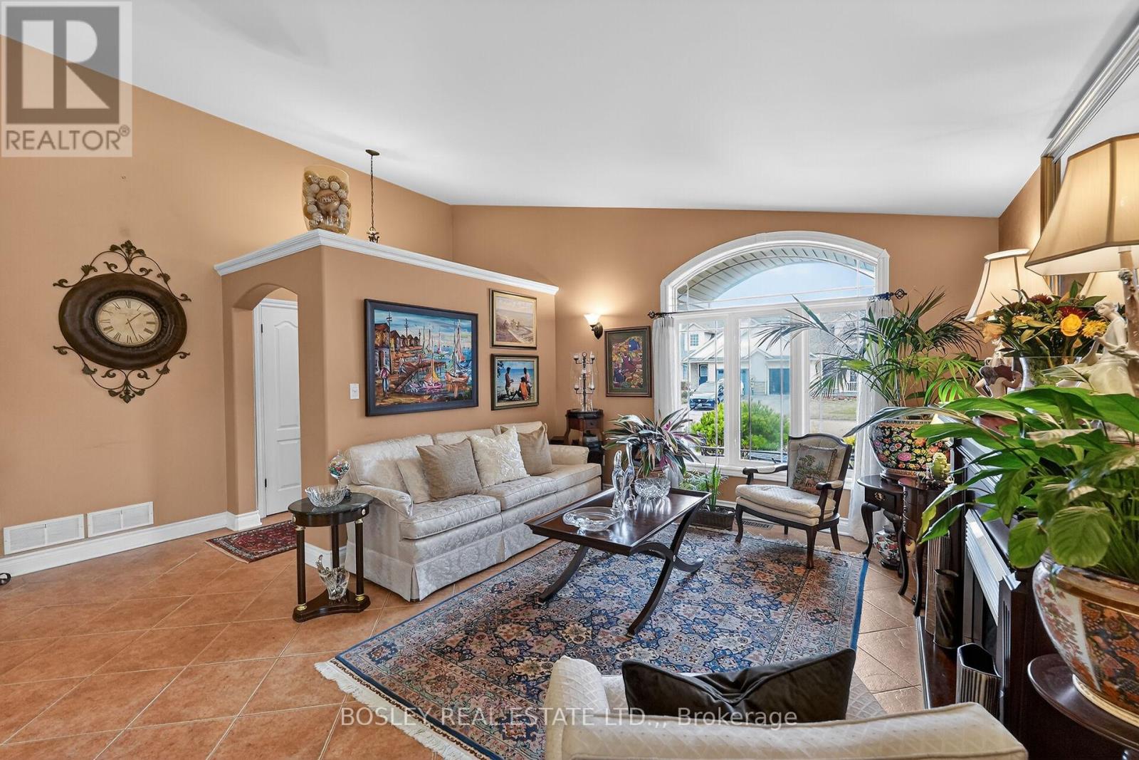 15 Hope Avenue, Niagara-On-The-Lake, Ontario  L0S 1T0 - Photo 4 - X12898476