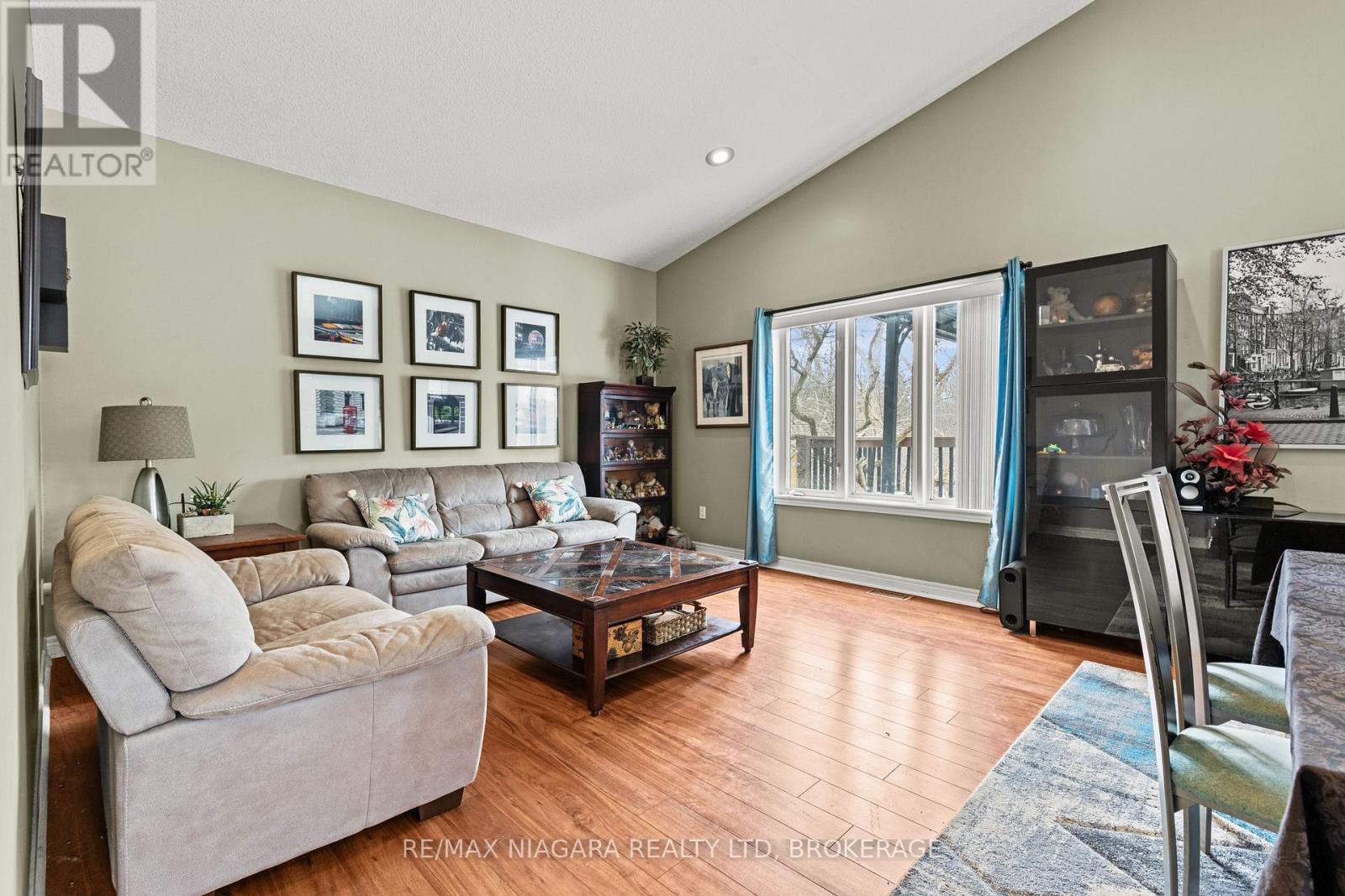 7852 Charnwood Avenue, Niagara Falls (Dorchester), Ontario  L2H 3E2 - Photo 17 - X12898526