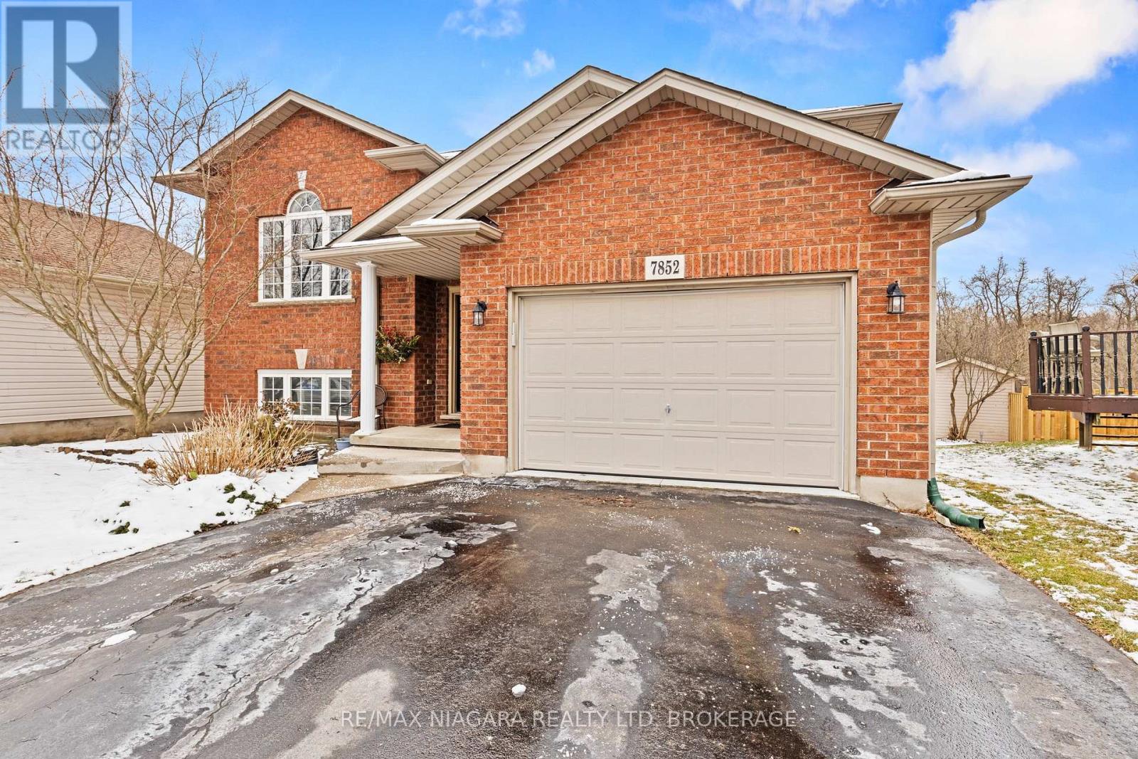 7852 Charnwood Avenue, Niagara Falls (Dorchester), Ontario  L2H 3E2 - Photo 6 - X12898526