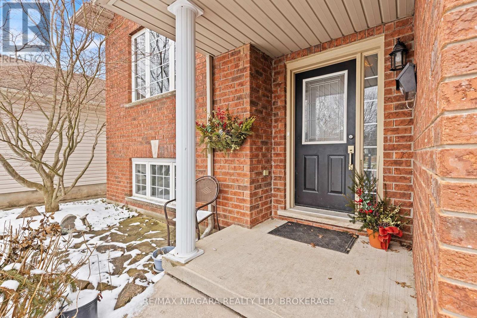 7852 Charnwood Avenue, Niagara Falls (Dorchester), Ontario  L2H 3E2 - Photo 8 - X12898526