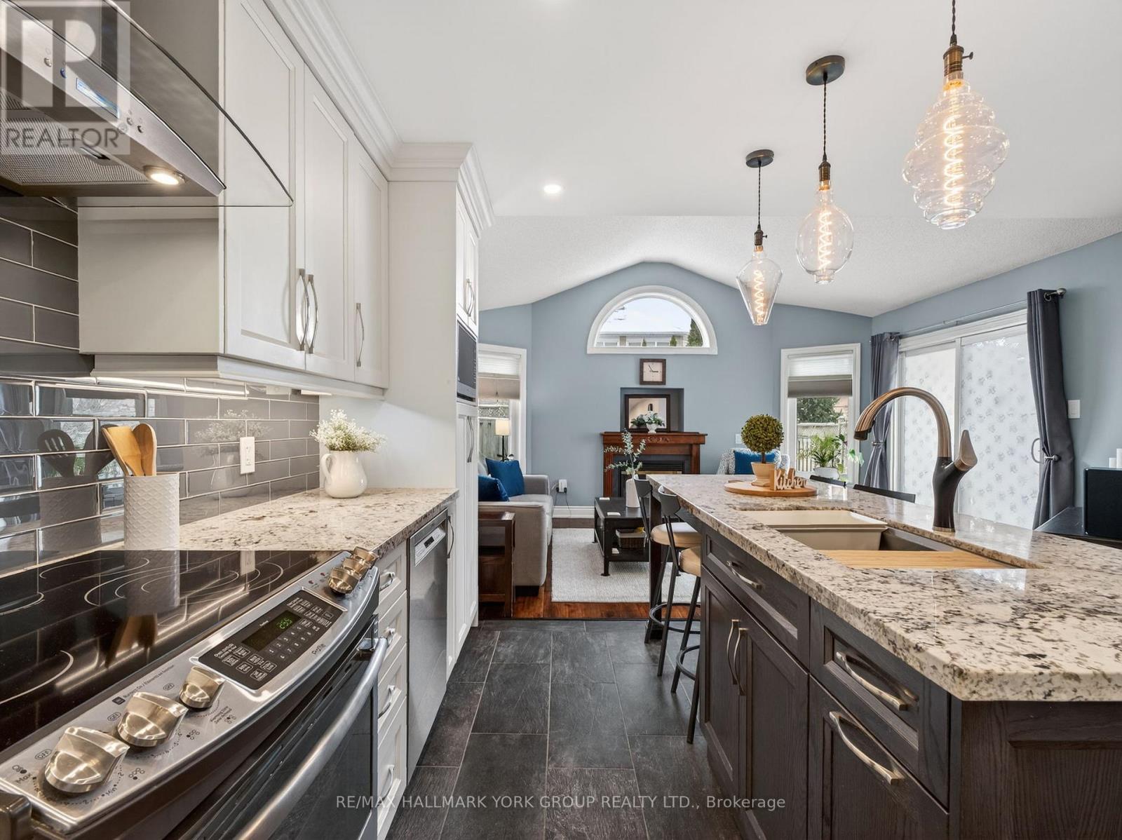 18 Rush Road, Aurora, Ontario  L4G 7G3 - Photo 15 - N12898444