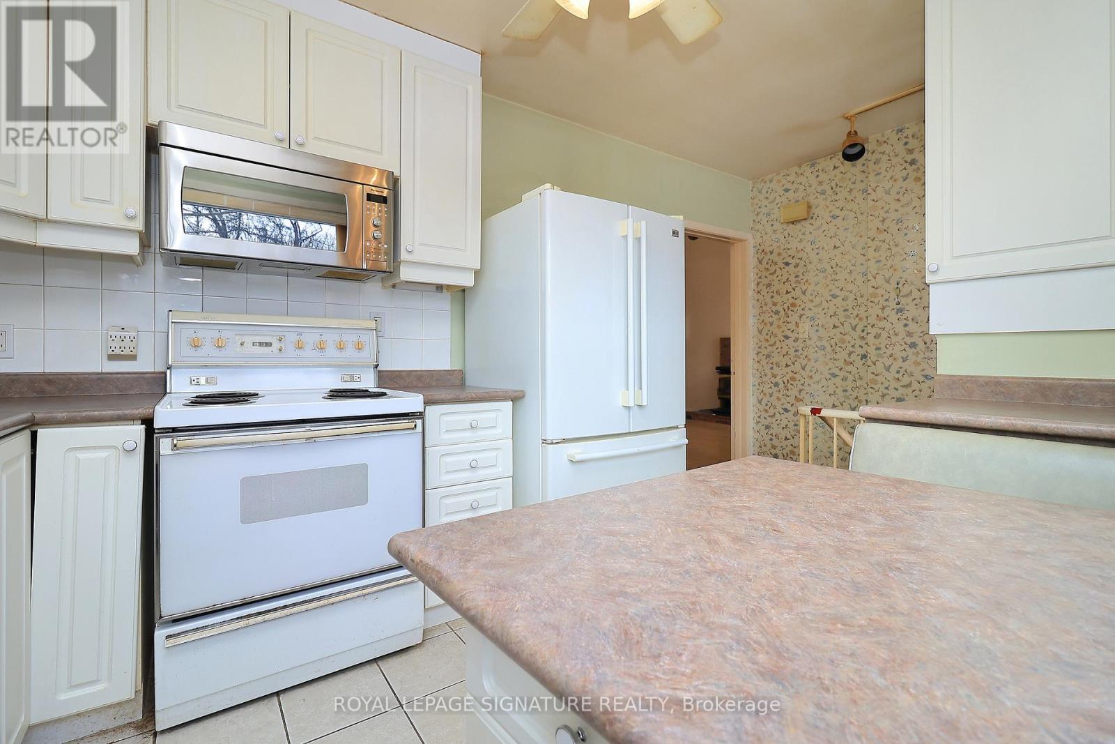 155 Three Valleys Drive, Toronto (Parkwoods-Donalda), Ontario  M3A 3C1 - Photo 14 - C12895530