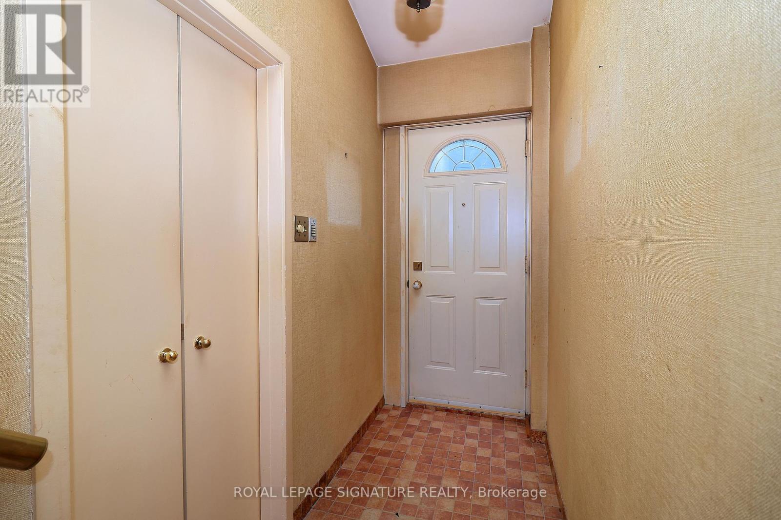 155 Three Valleys Drive, Toronto (Parkwoods-Donalda), Ontario  M3A 3C1 - Photo 2 - C12895530