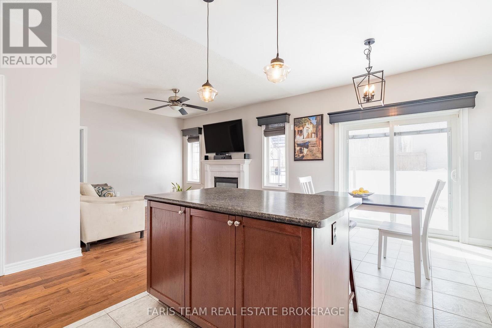 2 Thrushwood Drive, Barrie, Ontario  L4N 0Z1 - Photo 12 - S12898498